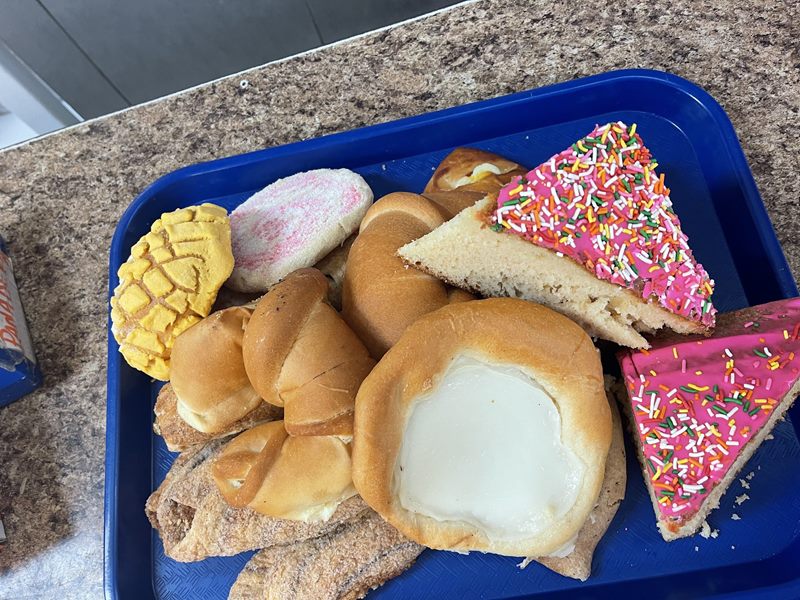 Anakaren Bakery food